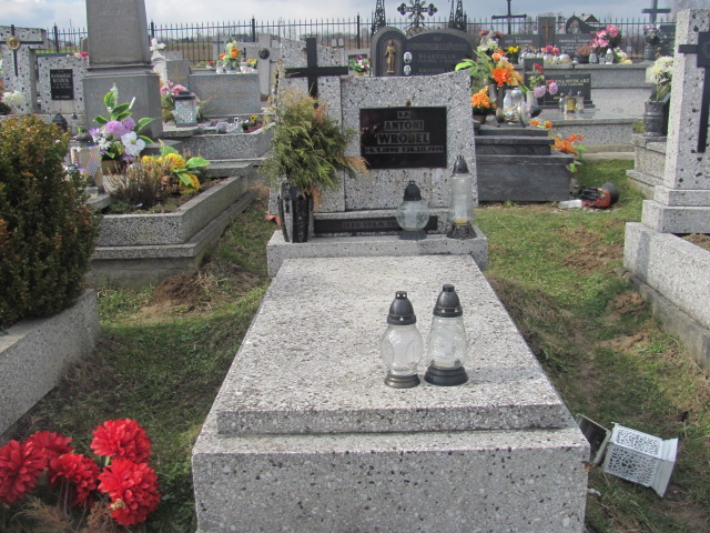 Grób Antoni Wróbel